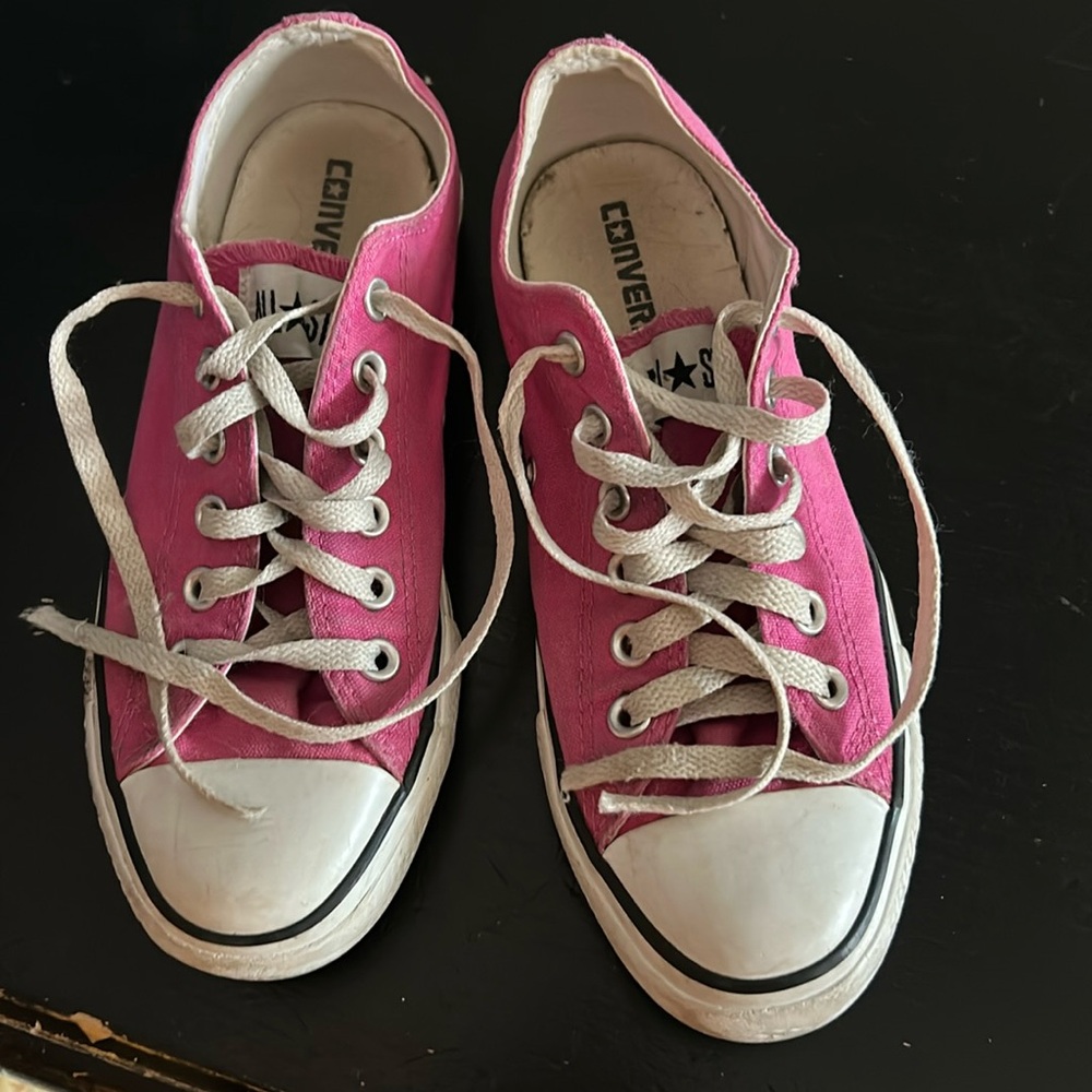 Pink Converse Chuck Taylor All Star Canvas Low Tops - Unisex Mens 6/Women 8